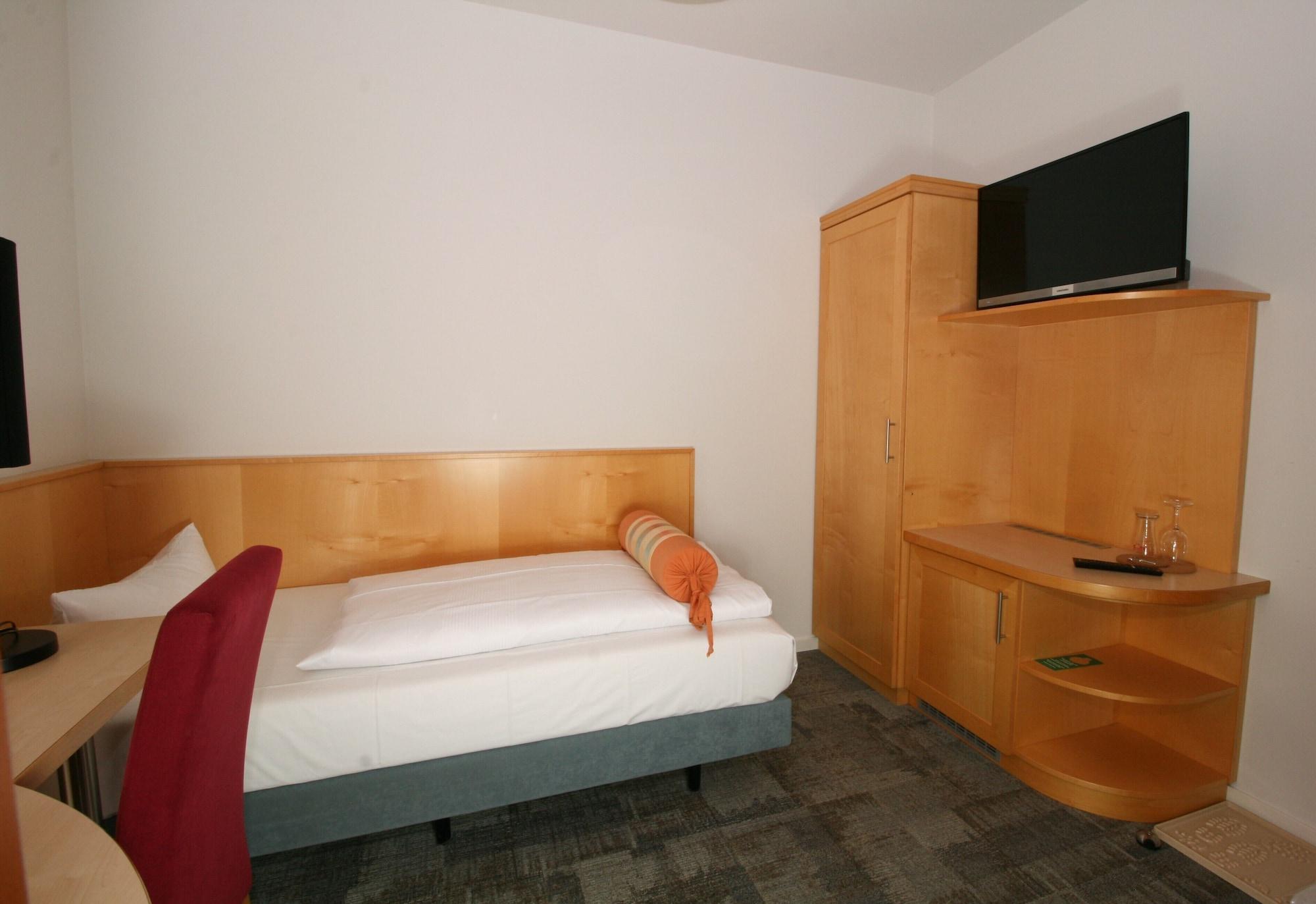 Landhotel Rittmeister & Kraeuter-Spa Adults Only Rostock Dış mekan fotoğraf